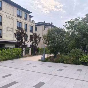 益阳 芝麻白与芝麻白搭配铺装，尺寸1200*600