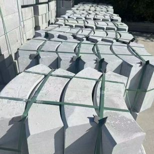 益阳 芝麻灰弧形路沿石