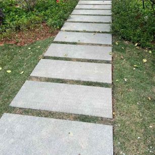 益阳 芝麻黑小区踏步、汀步石铺装效果