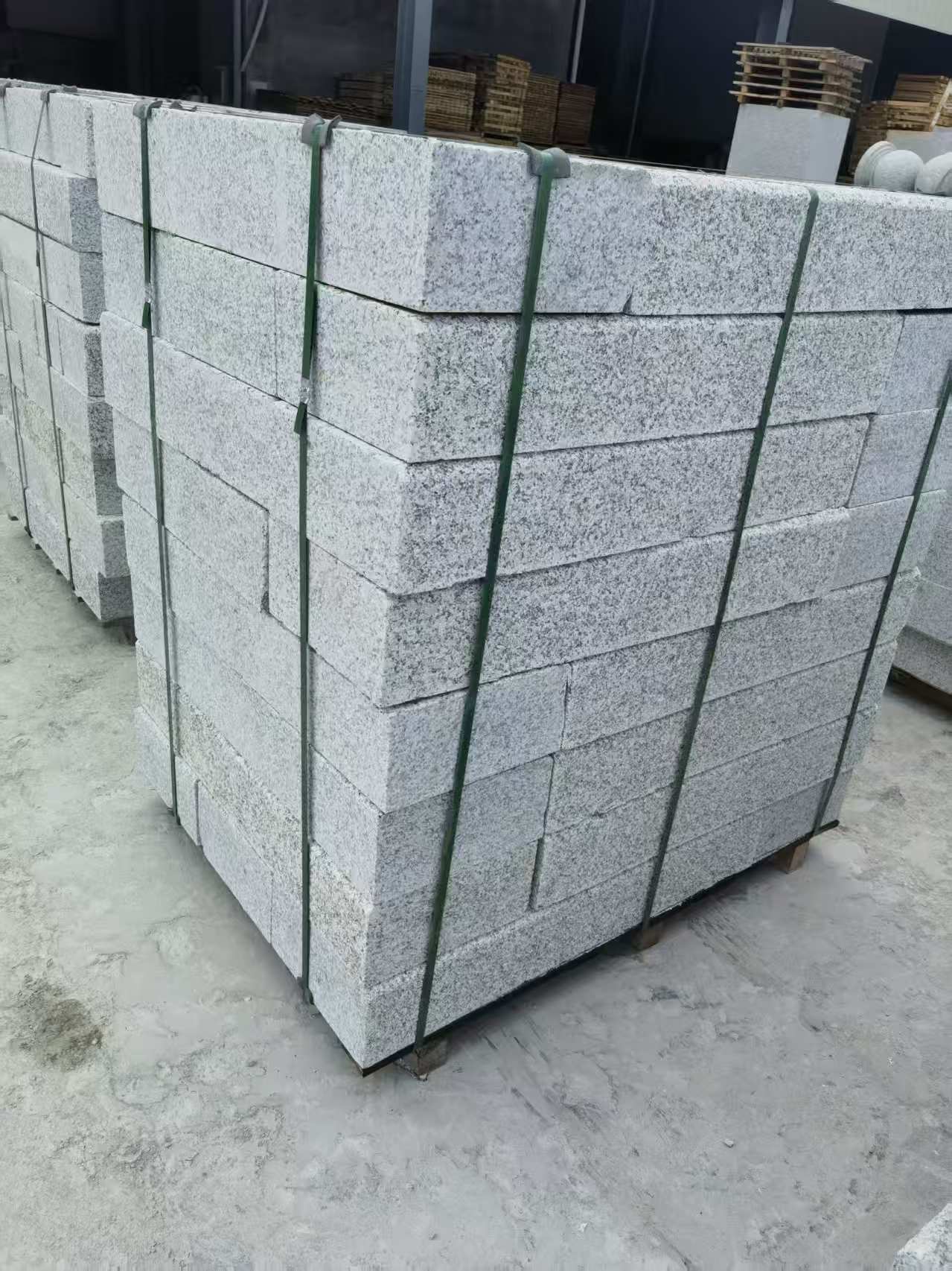 益阳 芙蓉白火烧两面路沿石