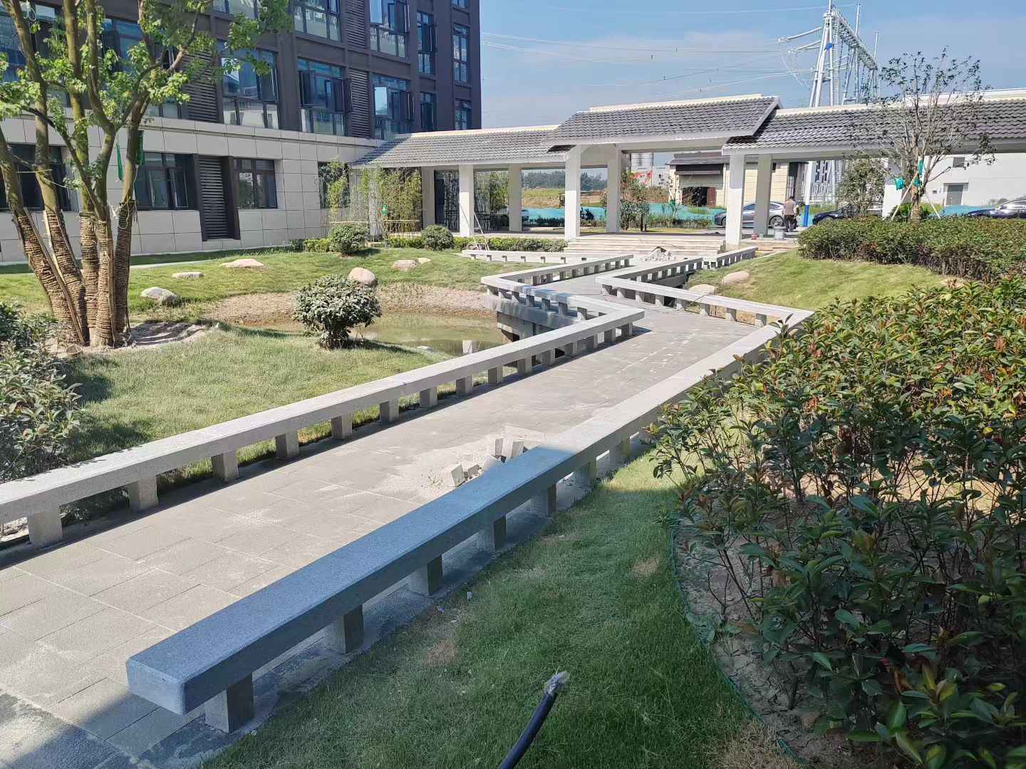 益阳 芝麻灰小区坐凳&栏杆安装效果