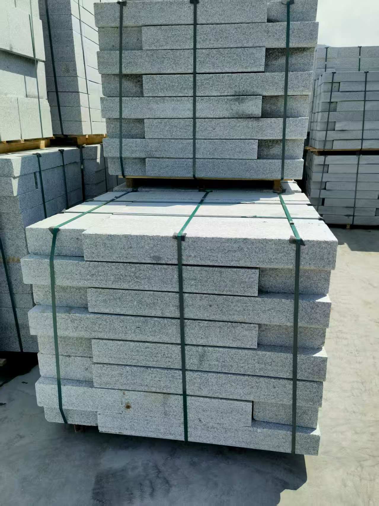 益阳 芙蓉白花岗岩路沿石、平石尺寸标准，色泽均匀