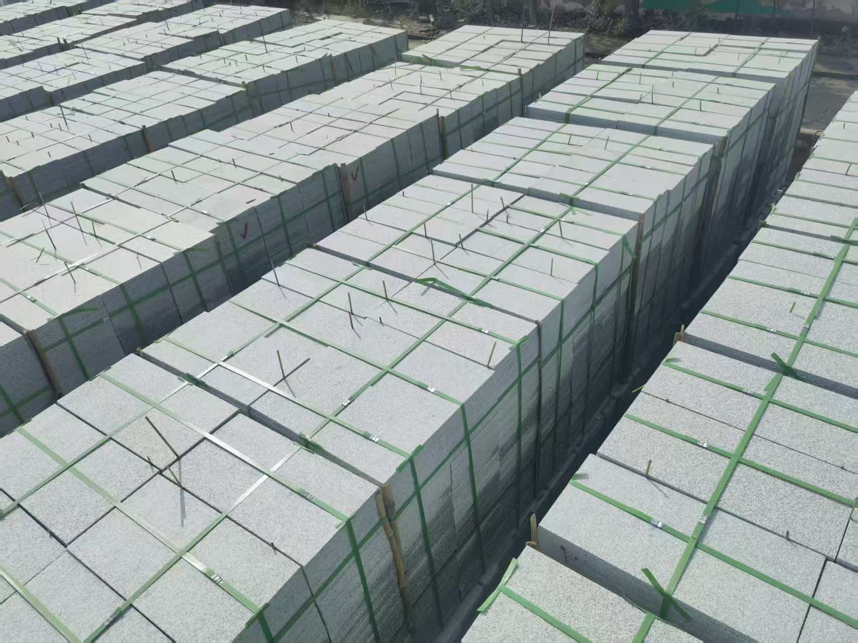 益阳 芝麻白1.8公分火烧300*600地铺，清仓大甩卖