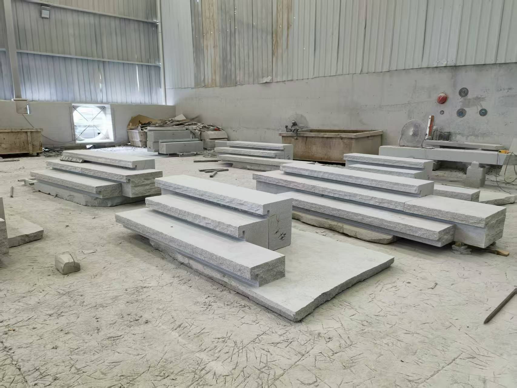 益阳 整石台阶（大面火烧+侧面自然面），出货前厂内拼装