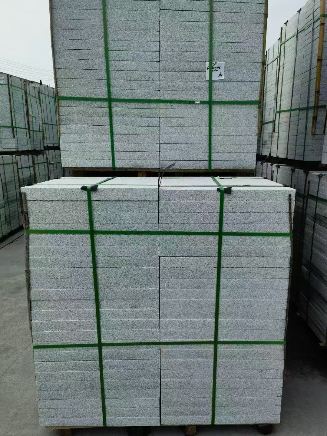 益阳 火烧面地铺石，街道广场园林市政工程板，1.8~5.0厚均有现货